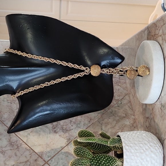 Trifari Jewelry - TRIFARI VINTAGE NECKLACE